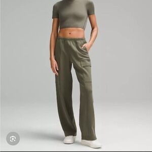 Lululemon Cotton Blend Double Knit Mid Rise Cargo Pant